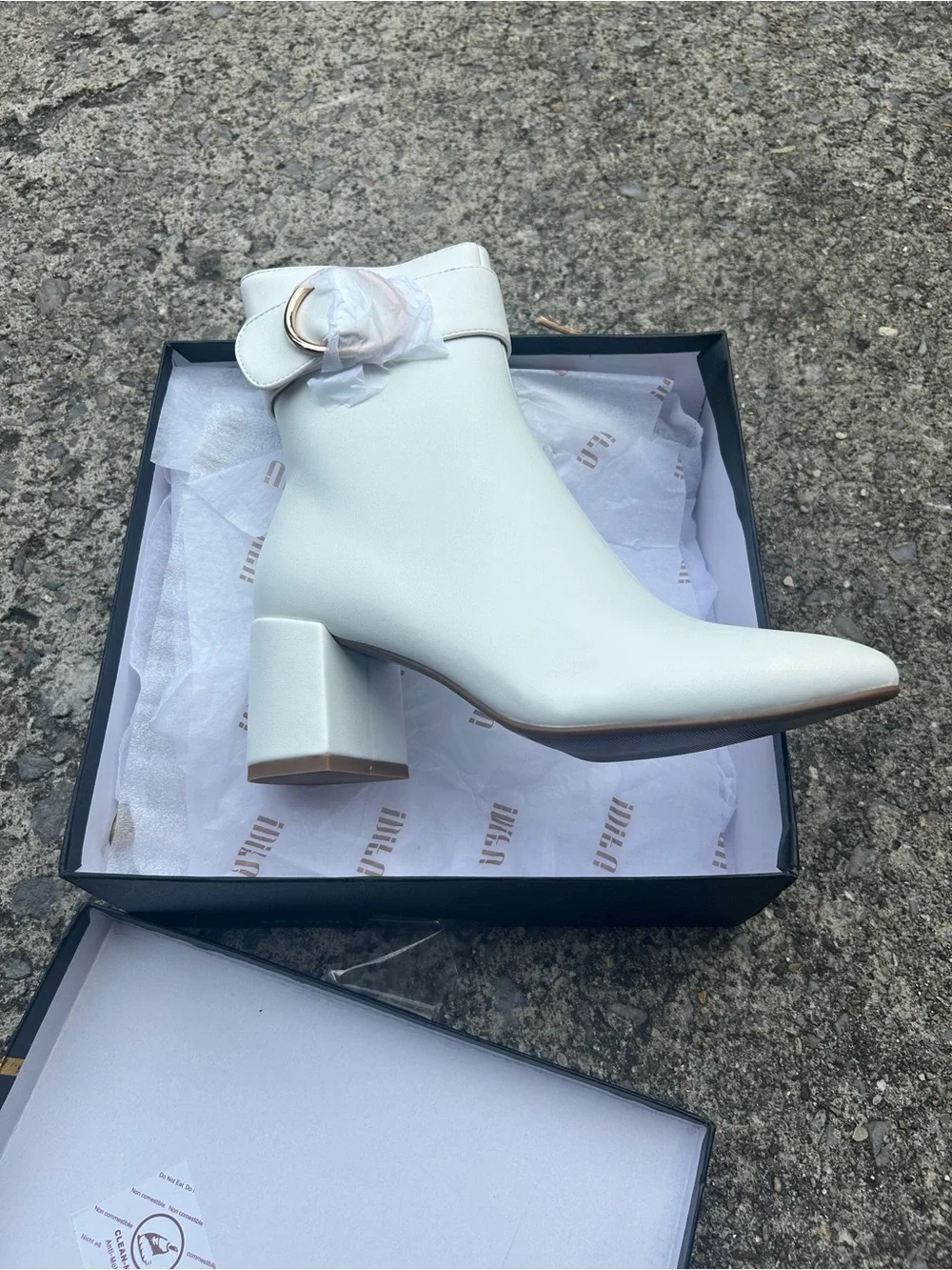Women’s White Ankle Boots with Side Zip - Classic Modern Style